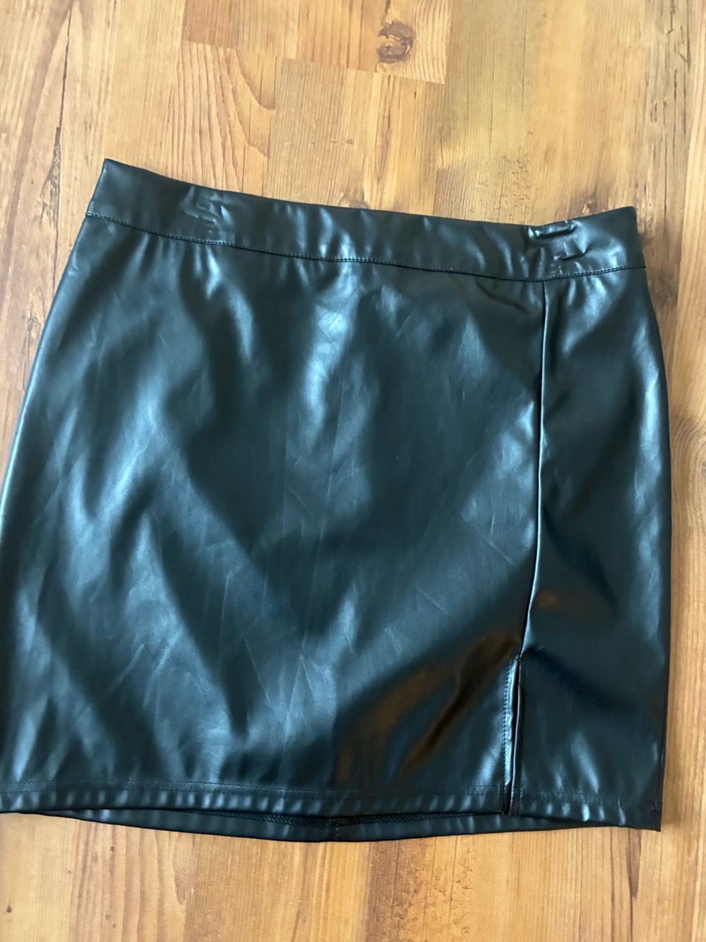 SHEIN Black Lined Faux Leather Skirt